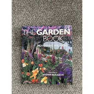 The Garden Book Gardening And More Hardcover Vintage 1996 S. Buczacki‎ Flowers